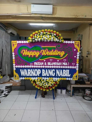 Papan Bunga di Kampung Rawa